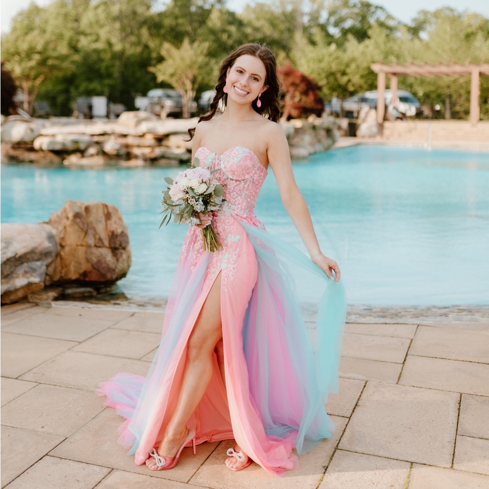 Meet your Posher, Lilly